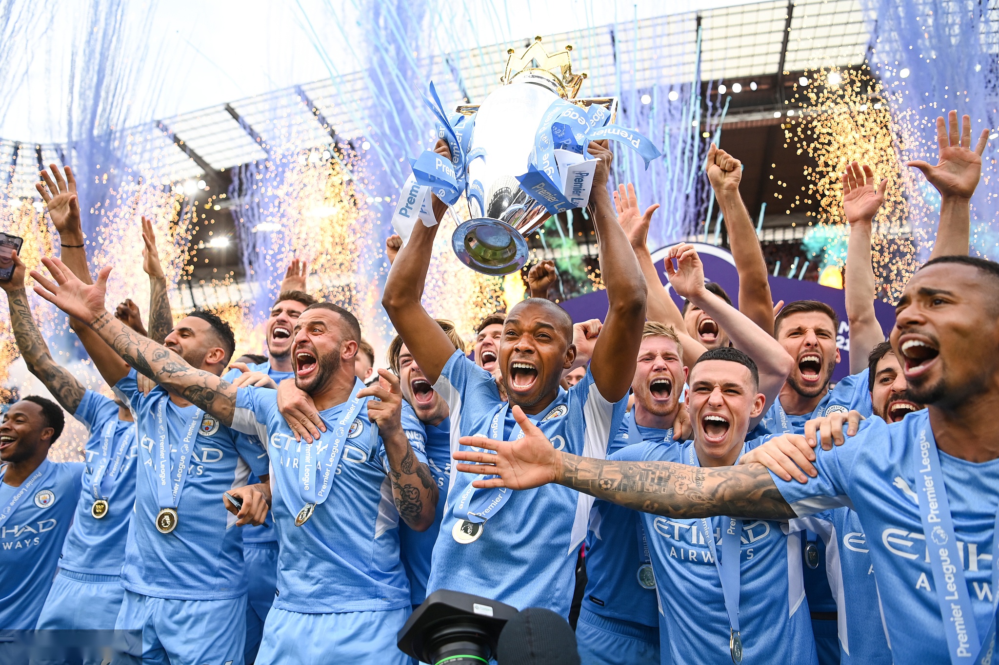 琼斯在本赛 琼斯在本赛